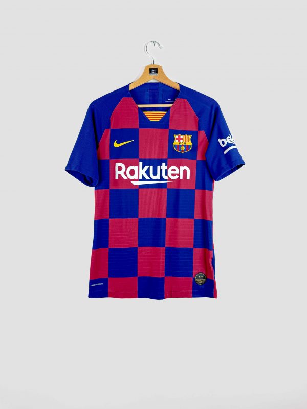 Vue de face du maillot domicile du FC Barcelone 2019-2020, version authentique VaporKnit aux couleurs bleu et grenat
