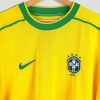 Maillot de football rétro Brésil 1998 jaune avec col vert – tenue légendaire de la Seleção.