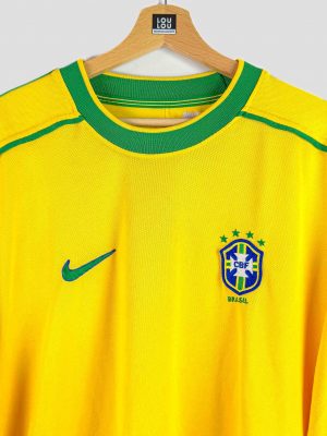 Maillot de football rétro Brésil 1998 jaune avec col vert – tenue légendaire de la Seleção.