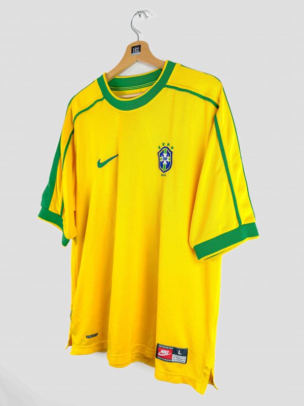 Maillot de football rétro Brésil 1998 jaune avec col vert – tenue légendaire de la Seleção.