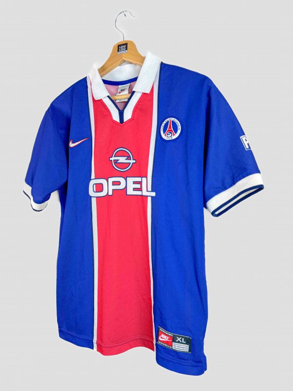 Détail du maillot Paris Saint-Germain 97-98 vintage floqué Simone.