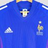 Zoom sur détails maillot de foot Equipe de France 2002