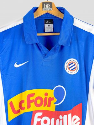 Détail de la face avant du maillot retro Montpellier HSC 2010-2011 en bleu