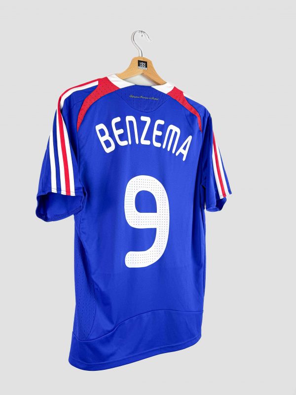 Logo FFF et étoile dorée sur maillot vintage Équipe de France 2008-2009